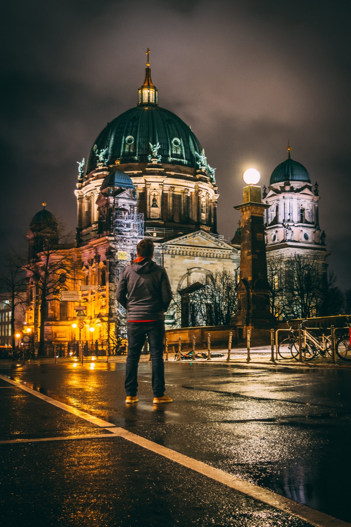 Berliner Dom at night